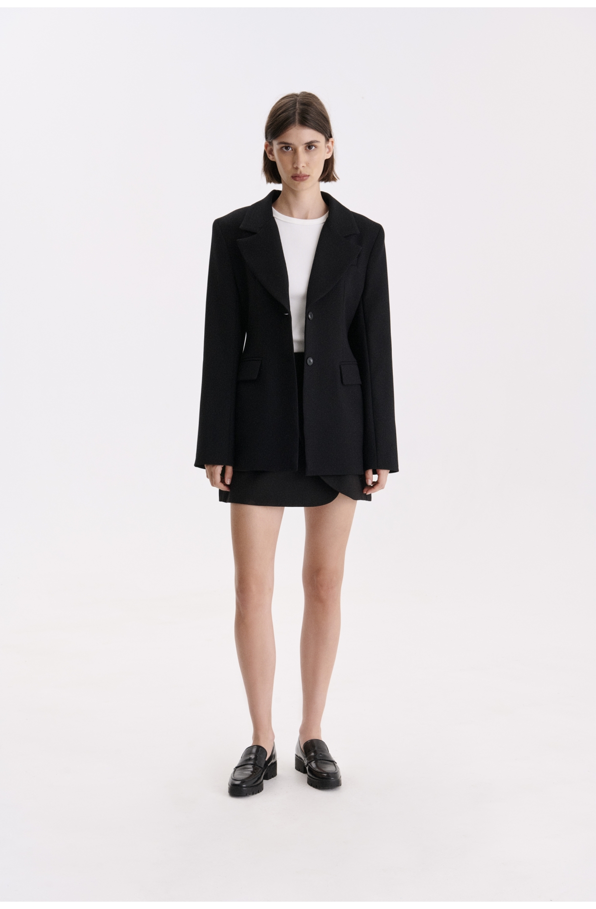 СИЛУЕТНИЙ ЖАКЕТ КЛАСИЧНОГО КРОЮ З АКЦЕНТОМ НА ТАЛІЇ 1210\12-3 зображення