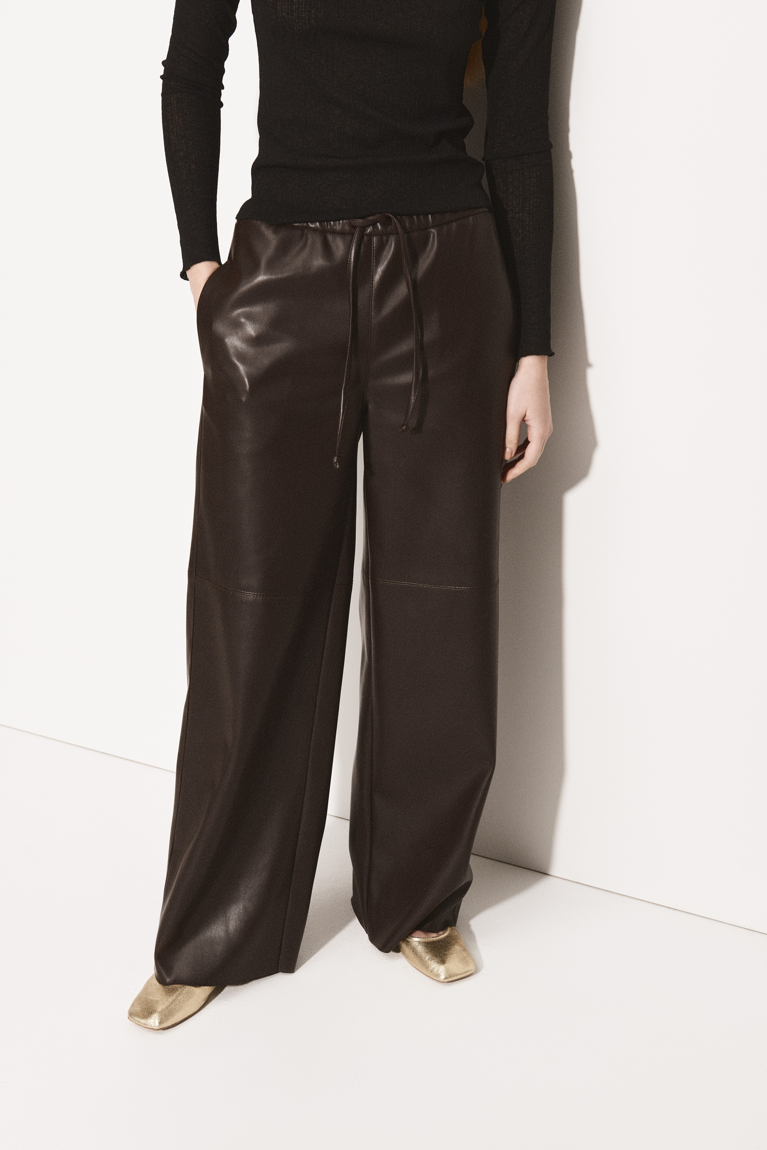 ПАЛАЦЦО З ЕКОШКІРИ 1038\34-1 зображення