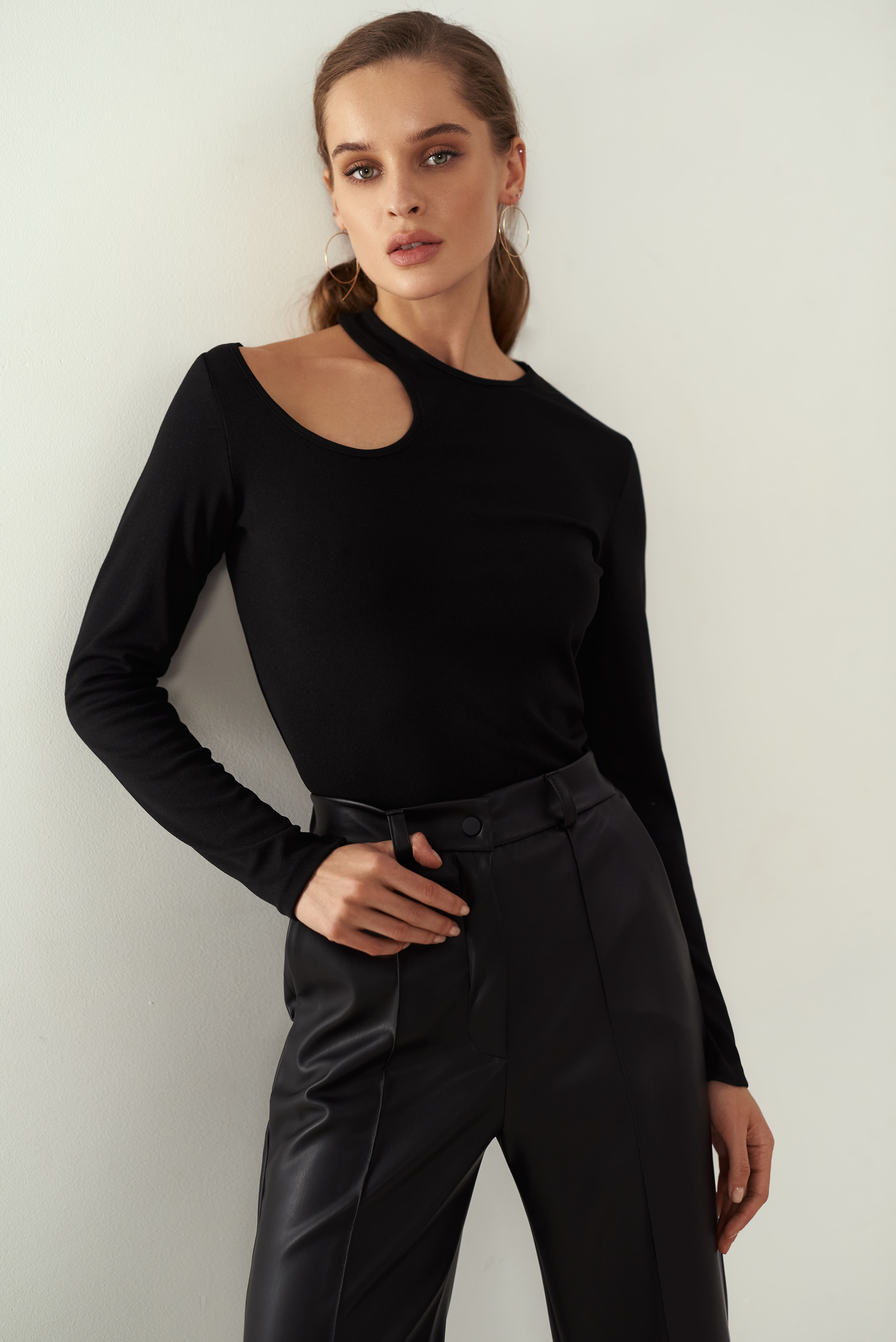 ПРЯМІ ШТАНИ З ЕКОШКІРИ 686 зображення 2